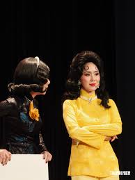Lê Phương Pays Respects to Late Artist Thanh Nga Before Performance