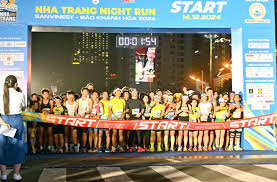Nha Trang Hosts Night Run to Promote Love for the Sea
