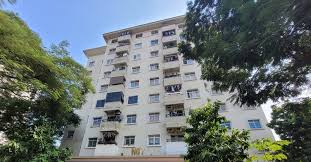 Over 20-Year-Old Apartment in Phap Van Listed at Over 60 Million VND/m2