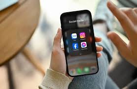 Police Warn Against Sending Sensitive Images via Messaging Apps