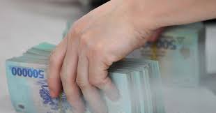 Strong Credit Growth Yet Bank Stocks Remain in the Red