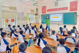 Vietnam Government Calls for Adjustment of Teacher Work Regulations