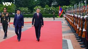 Vietnam's Prime Minister Begins Official Visit to Laos